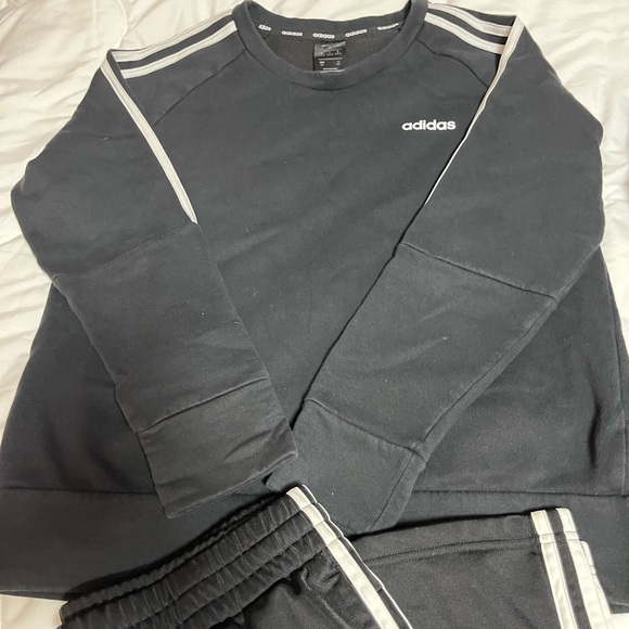 Adidas - Picture 3 of 4